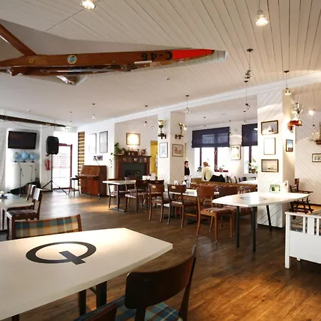 Pensjonat Jahtklubi Kuelalistemaja 3*