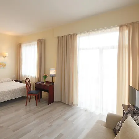 Jahtklubi Kuelalistemaja Pensjonat Parnawa